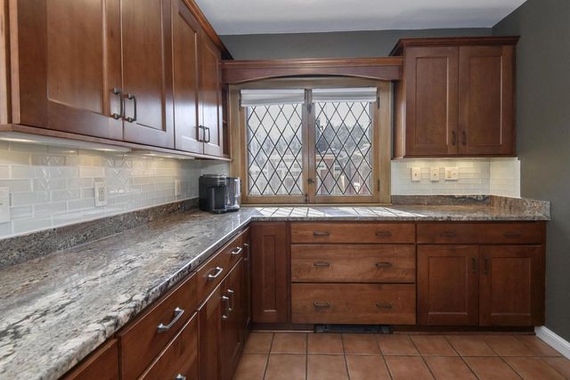 352 N Pinecrest STREET, Milwaukee, WI 53208