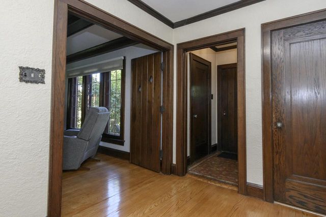 352 N Pinecrest STREET, Milwaukee, WI 53208