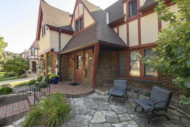 352 N Pinecrest STREET, Milwaukee, WI 53208