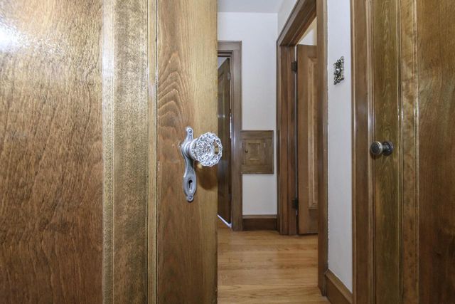 352 N Pinecrest STREET, Milwaukee, WI 53208
