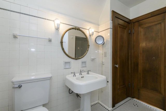 352 N Pinecrest STREET, Milwaukee, WI 53208