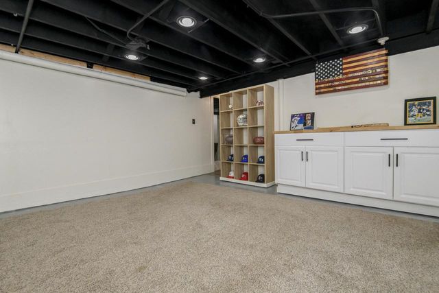 352 N Pinecrest STREET, Milwaukee, WI 53208