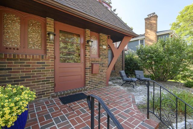 352 N Pinecrest STREET, Milwaukee, WI 53208