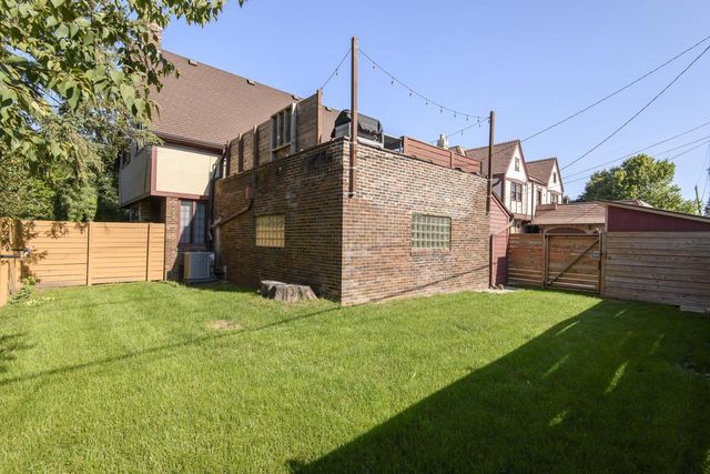 352 N Pinecrest STREET, Milwaukee, WI 53208