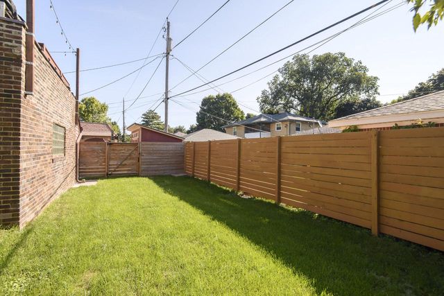 352 N Pinecrest STREET, Milwaukee, WI 53208