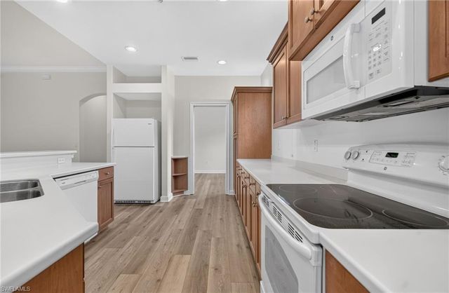 8701 Piazza Del Lago CIR 202, Estero, FL 33928