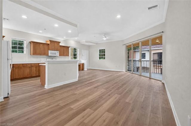 8701 Piazza Del Lago CIR 202, Estero, FL 33928