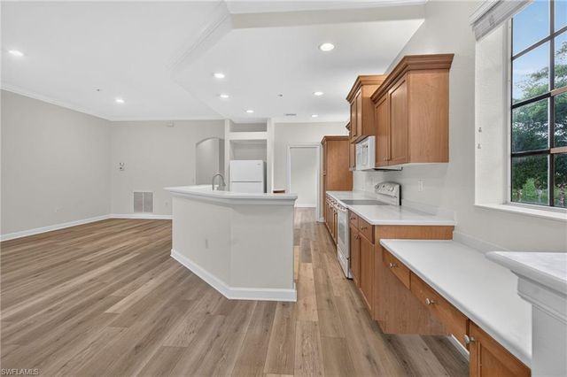 8701 Piazza Del Lago CIR 202, Estero, FL 33928