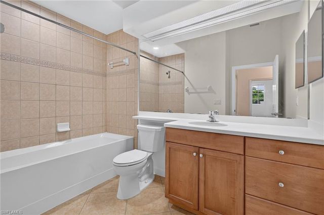 8701 Piazza Del Lago CIR 202, Estero, FL 33928