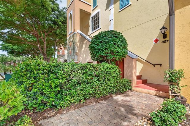 8701 Piazza Del Lago CIR 202, Estero, FL 33928