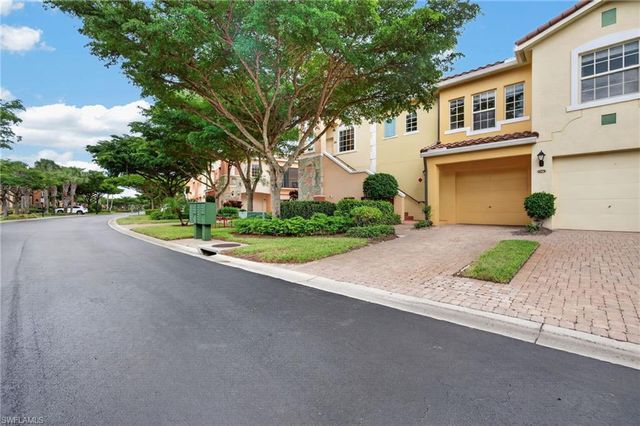 8701 Piazza Del Lago CIR 202, Estero, FL 33928