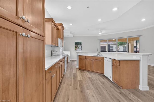 8701 Piazza Del Lago CIR 202, Estero, FL 33928