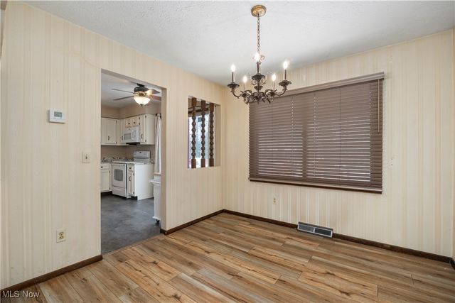 105 Northwood Hollow Court, Amherst, OH 44001