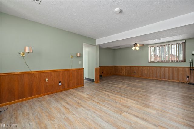 105 Northwood Hollow Court, Amherst, OH 44001