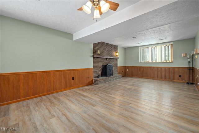 105 Northwood Hollow Court, Amherst, OH 44001