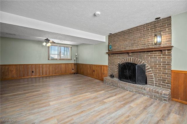 105 Northwood Hollow Court, Amherst, OH 44001