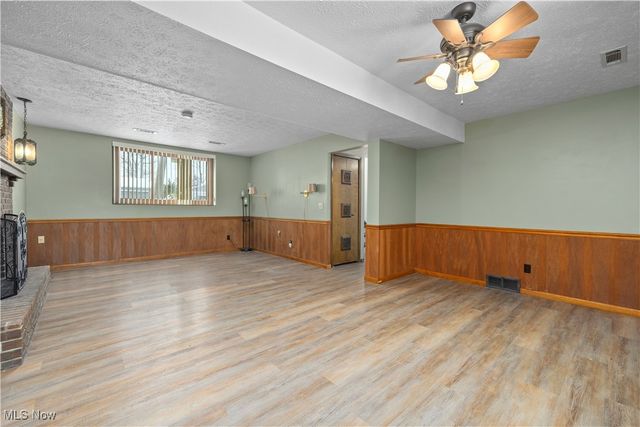 105 Northwood Hollow Court, Amherst, OH 44001