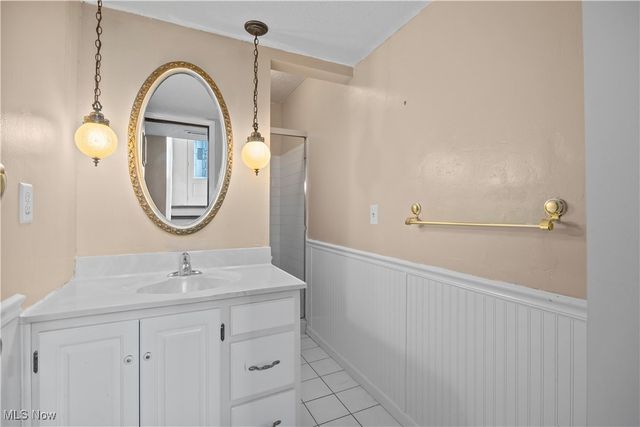 105 Northwood Hollow Court, Amherst, OH 44001