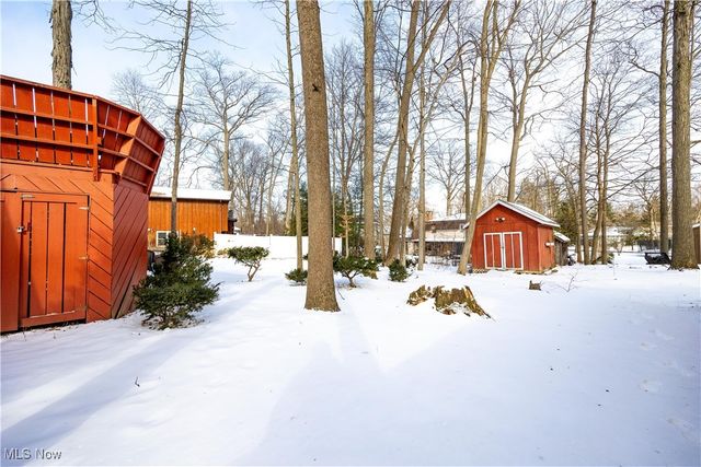 105 Northwood Hollow Court, Amherst, OH 44001