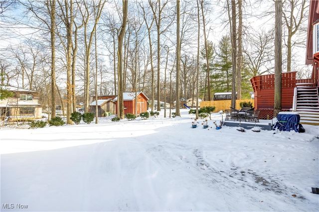 105 Northwood Hollow Court, Amherst, OH 44001