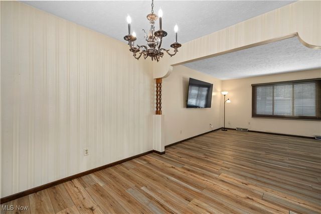 105 Northwood Hollow Court, Amherst, OH 44001