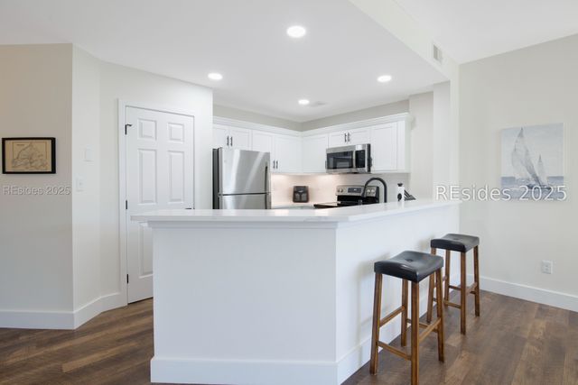 6 Village North Dr Apt 115, Hilton Head Island, SC 29926