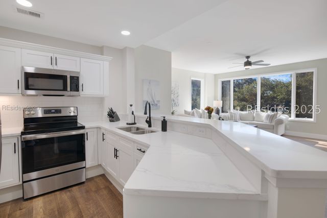 6 Village North Dr Apt 115, Hilton Head Island, SC 29926