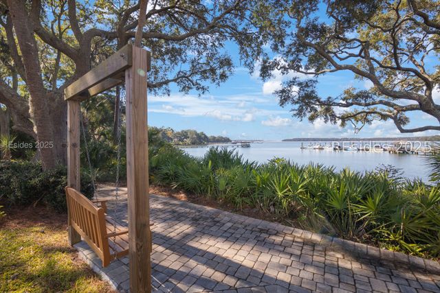 6 Village North Dr Apt 115, Hilton Head Island, SC 29926