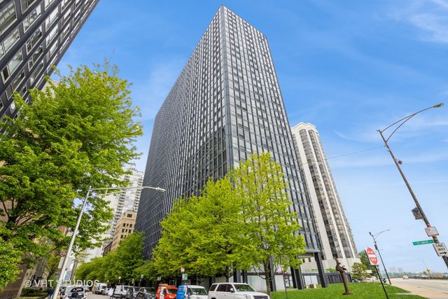 900 N Lake Shore Drive 708, Chicago, IL 60611