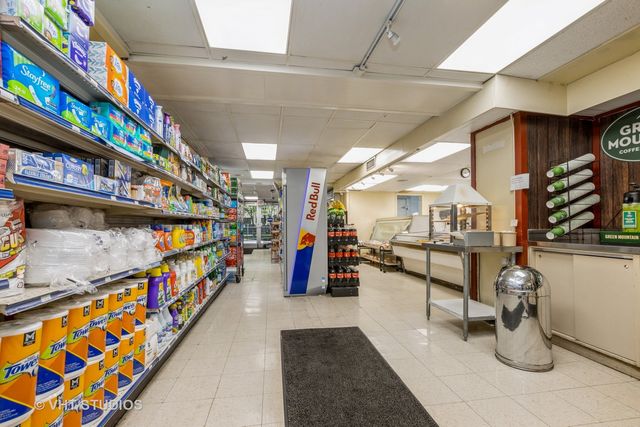 900 N Lake Shore Drive 708, Chicago, IL 60611