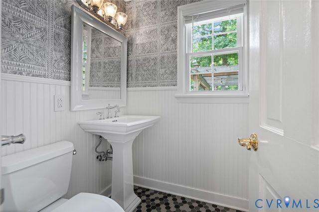 10009 Farmleigh Dr, North Chesterfield, VA 23235