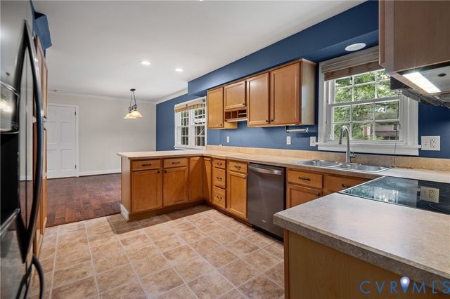 10009 Farmleigh Dr, North Chesterfield, VA 23235