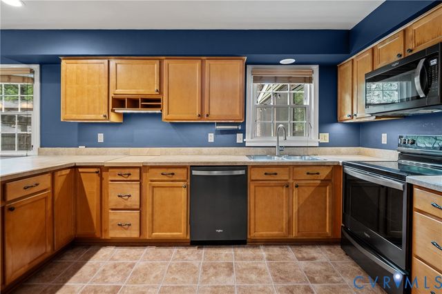 10009 Farmleigh Dr, North Chesterfield, VA 23235