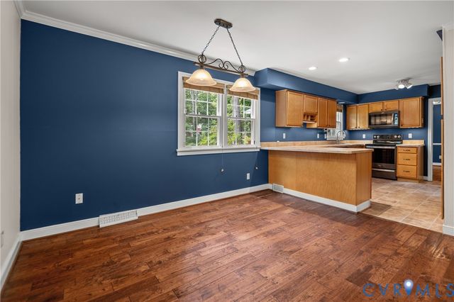 10009 Farmleigh Dr, North Chesterfield, VA 23235