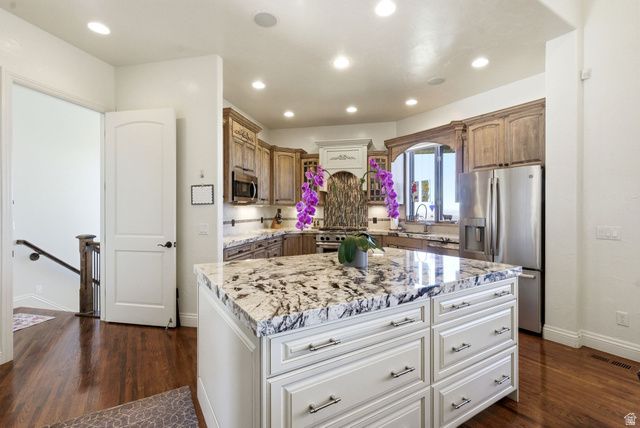 908 FREMONT RD, Bountiful, UT 84010