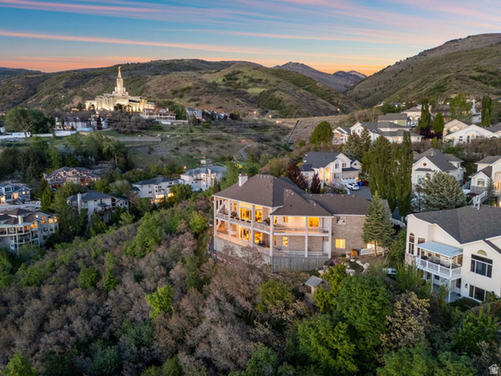 908 FREMONT RD, Bountiful, UT 84010