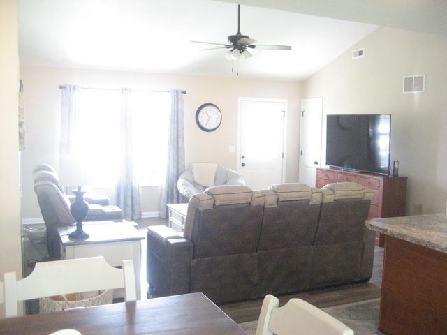 1074 Rainbow Way, Lawrenceburg, KY 40342
