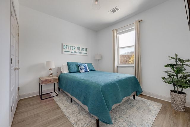 524 Palmer DR, Point Venture, TX 78645