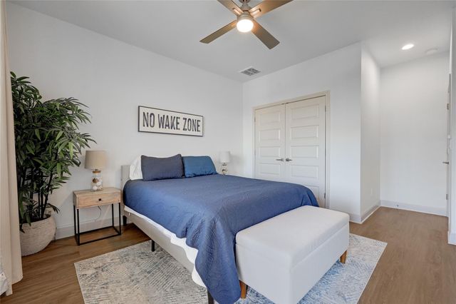 524 Palmer DR, Point Venture, TX 78645