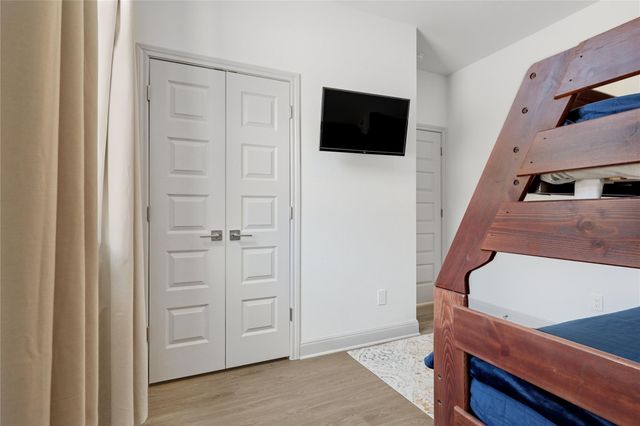 524 Palmer DR, Point Venture, TX 78645