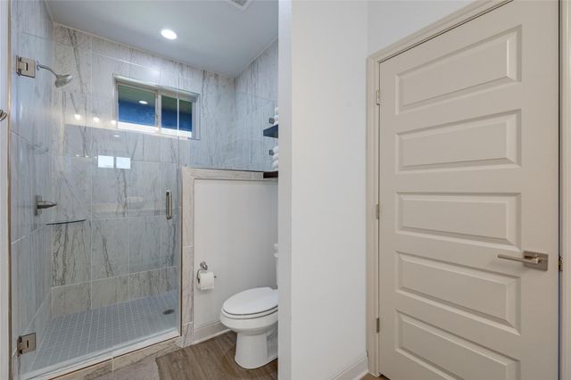 524 Palmer DR, Point Venture, TX 78645