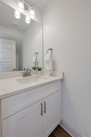 524 Palmer DR, Point Venture, TX 78645