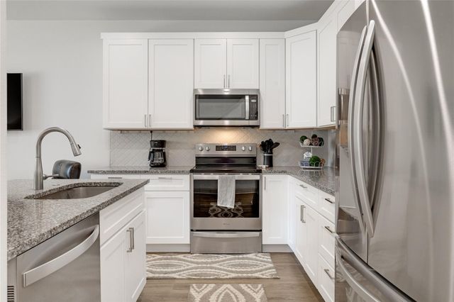 524 Palmer DR, Point Venture, TX 78645