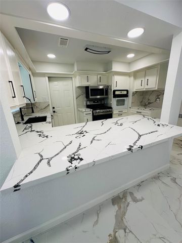 7131 Carvel Lane, Houston, TX 77074