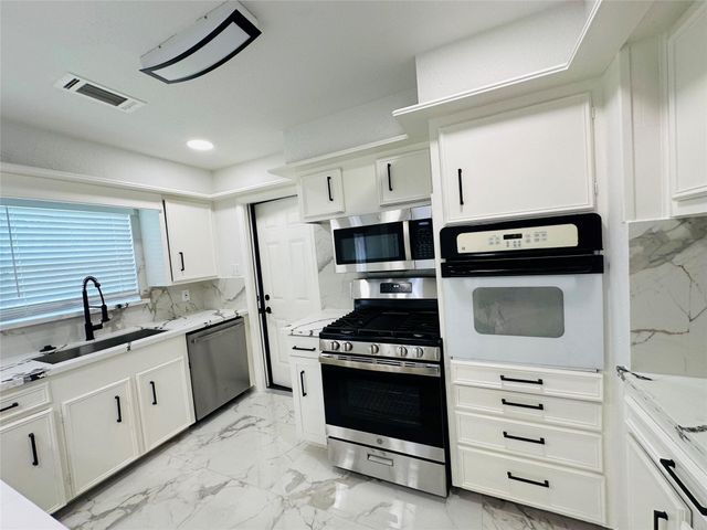 7131 Carvel Lane, Houston, TX 77074