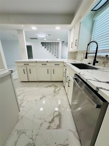 7131 Carvel Lane, Houston, TX 77074
