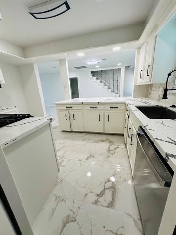 7131 Carvel Lane, Houston, TX 77074