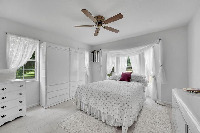 18392 48th Avenue N, Loxahatchee, FL 33470