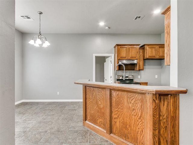 1005 NE 32nd Street, Moore, OK 73160