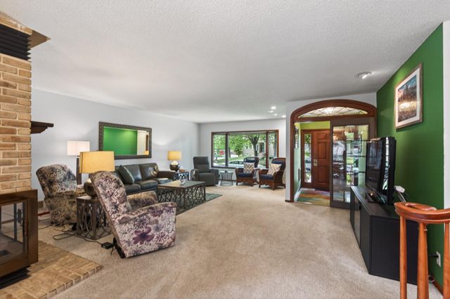 2307 Mckinley Street NE, Minneapolis, MN 55418